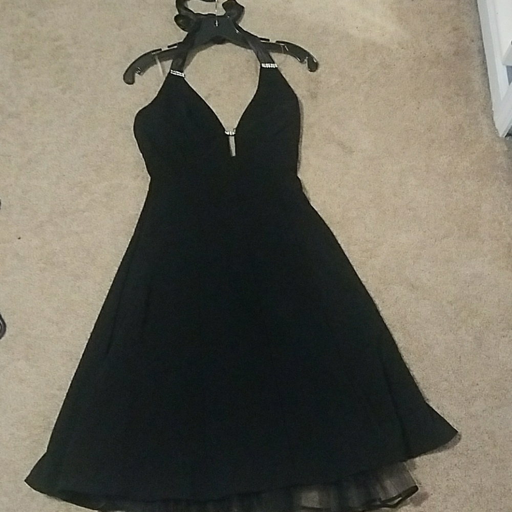 B. Darlin size 6 dress